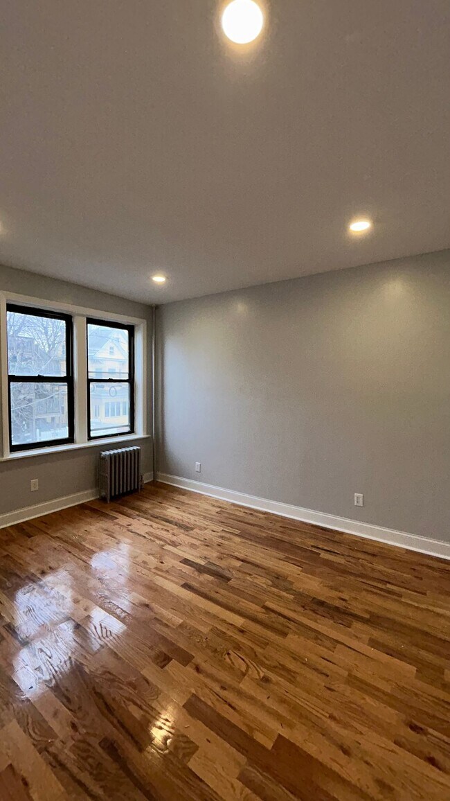 Building Photo - 930-Berkeley Manor, LLC