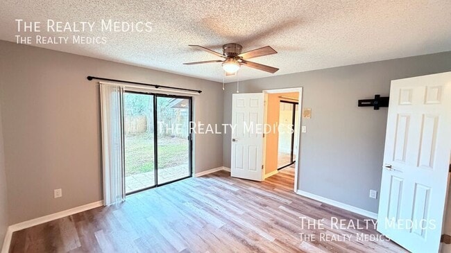 Building Photo - 7909 Richwood Dr