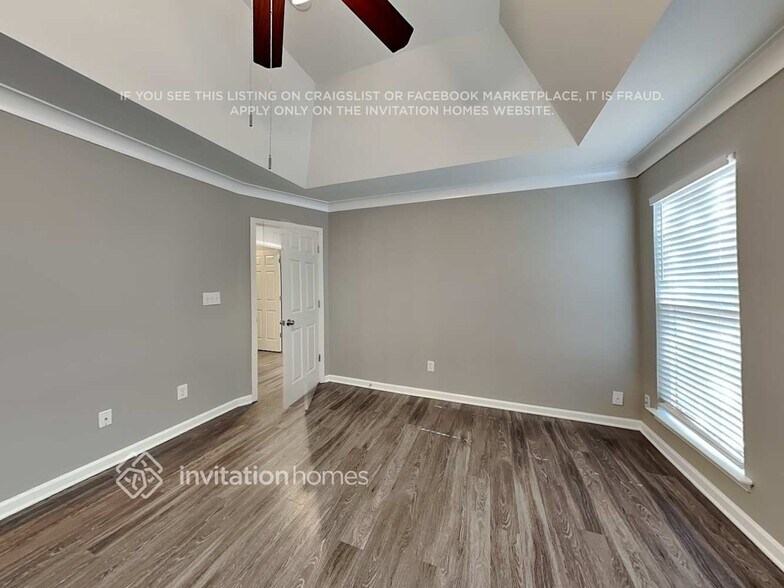 Building Photo - 204 Maywood Path