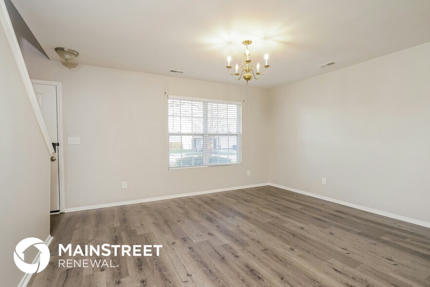 Building Photo - 4460 Westhill Pl