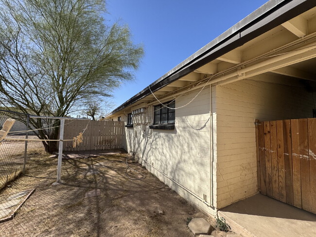 Building Photo - 2 Bedroom 1 Bathroom water trash and sewer...