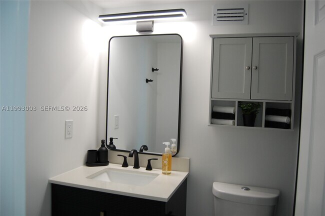 Building Photo - 2501 S Ocean Dr