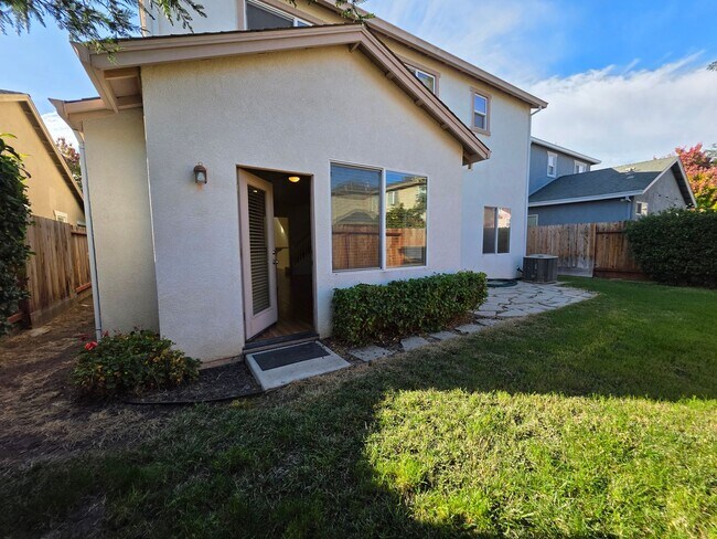 Building Photo - 4 bedroom in north Turlock!