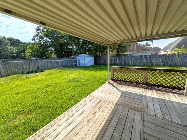Building Photo - 7945 Blue Bonnet St