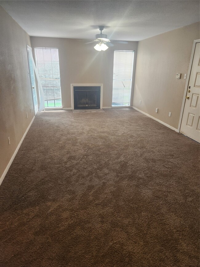 Building Photo - 12500 Sandpiper Dr