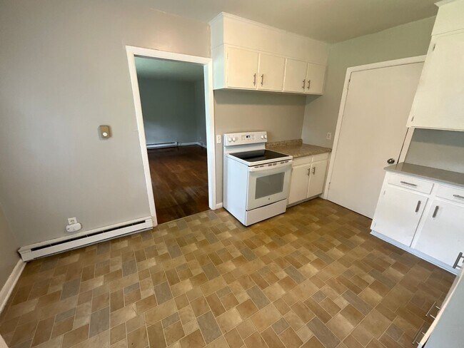 Building Photo - 1533 Beaucrest Ave