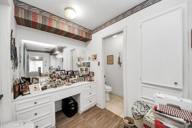 Building Photo - 17 Winged Foot Dr