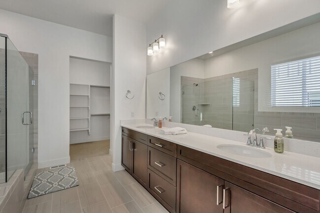 Building Photo - Modern Home in Heber – Available Now!