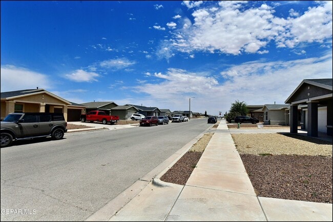 Building Photo - 916 Villa Seca Dr