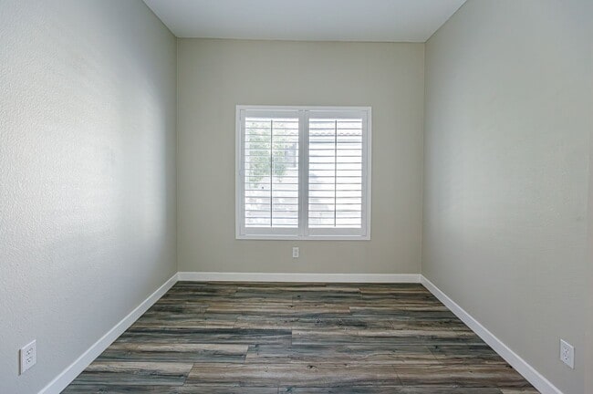 Building Photo - Green Valley Condo