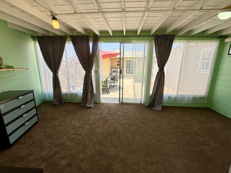 ADU Included !! - 6664 Ensign Ave