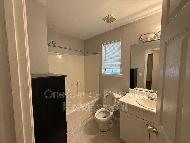 Building Photo - 261 Carterwood Dr