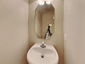 Building Photo - 439 Pinewood Ridge Dr