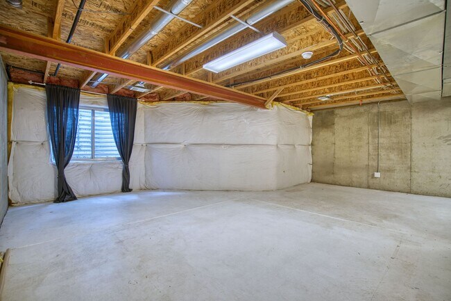 Building Photo - Beautiful Quail Crossing Townhome – Walk t...