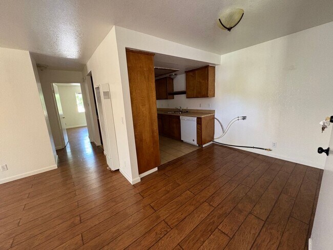 Building Photo - Spacious 2-Bedroom Apartment in Atascadero – Available Now!