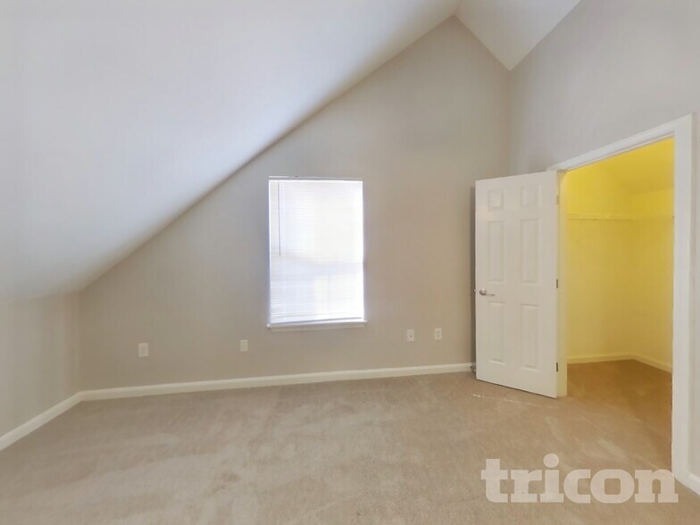 Building Photo - 5324 Brickleberry Way