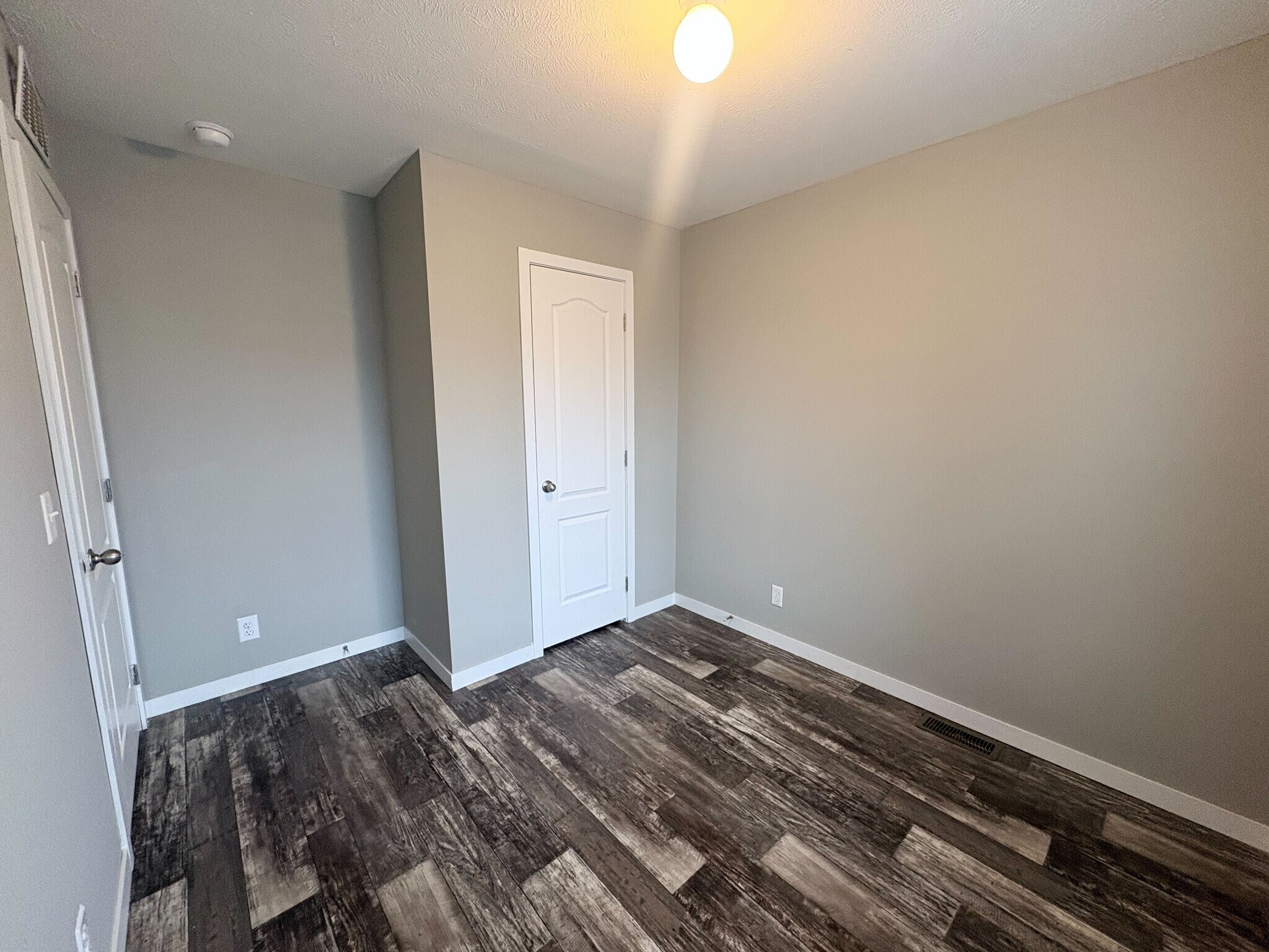 Building Photo - 10610 State Rte 762