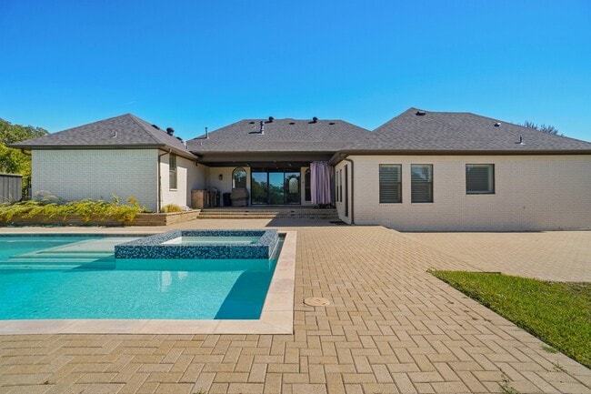 Building Photo - 13297 Roanoke Rd