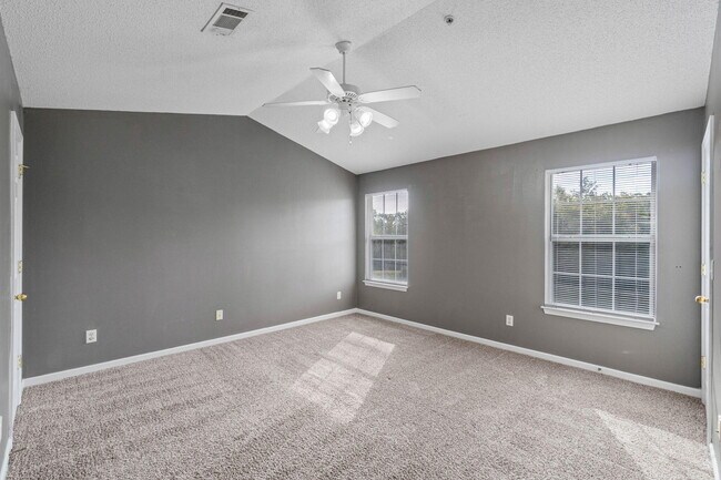 Building Photo - 266 Swaying Pine Ct