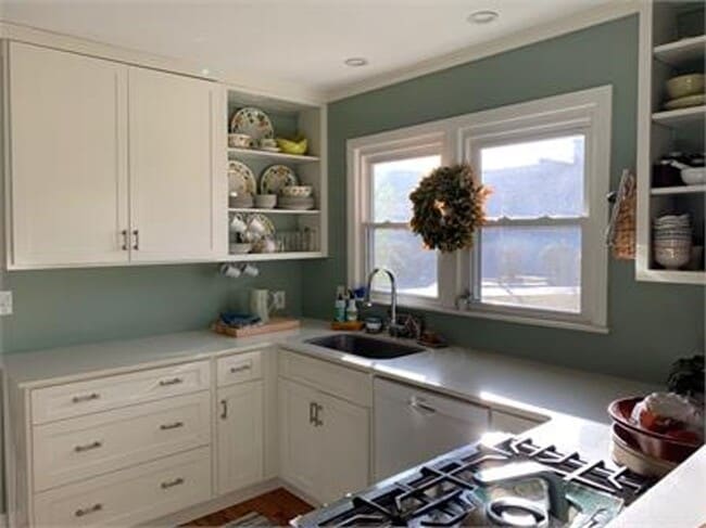 Building Photo - Quiet and quaint, this East Fayetteville cottage is one of a kind!