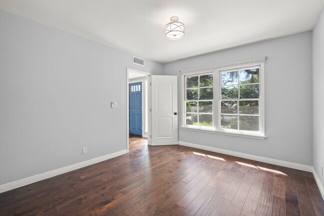 Building Photo - 15473 Lemay St