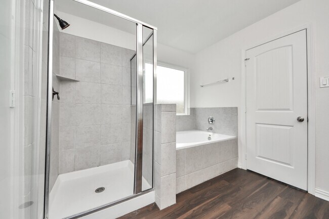 Building Photo - 10306 White Fir Villa Ave