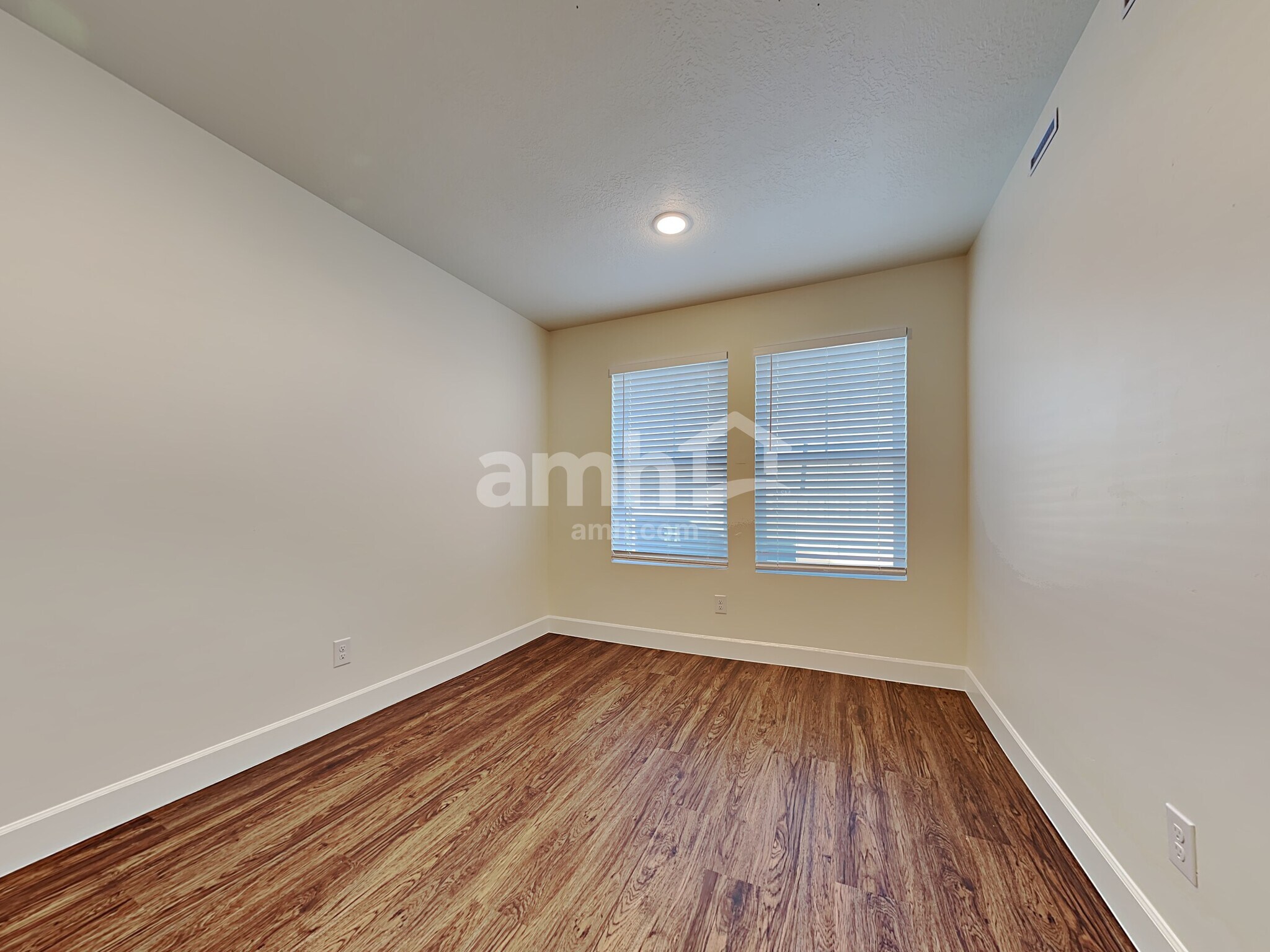 Building Photo - 11091 S Blue Bayou Dr