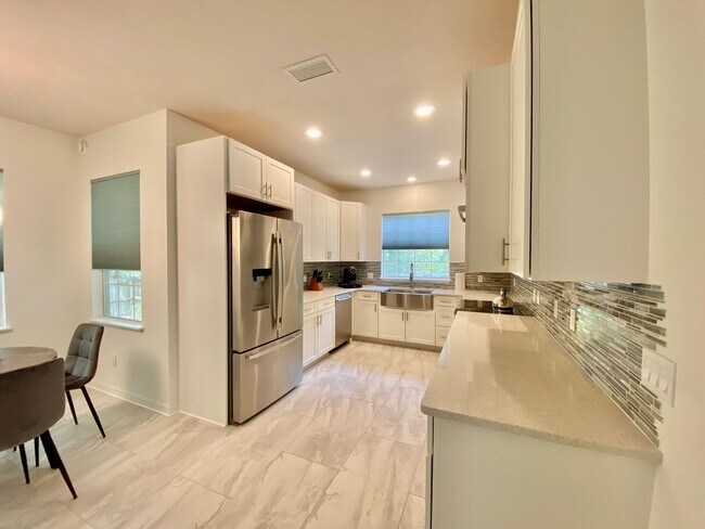 Building Photo - Renovated Haile Plantation Home – Move-In ...