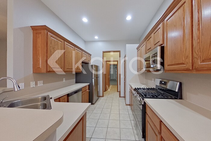 Building Photo - 529 Loyd Ln