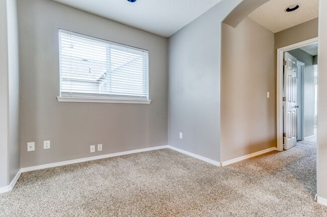 Building Photo - 20467 SW Rosemount St