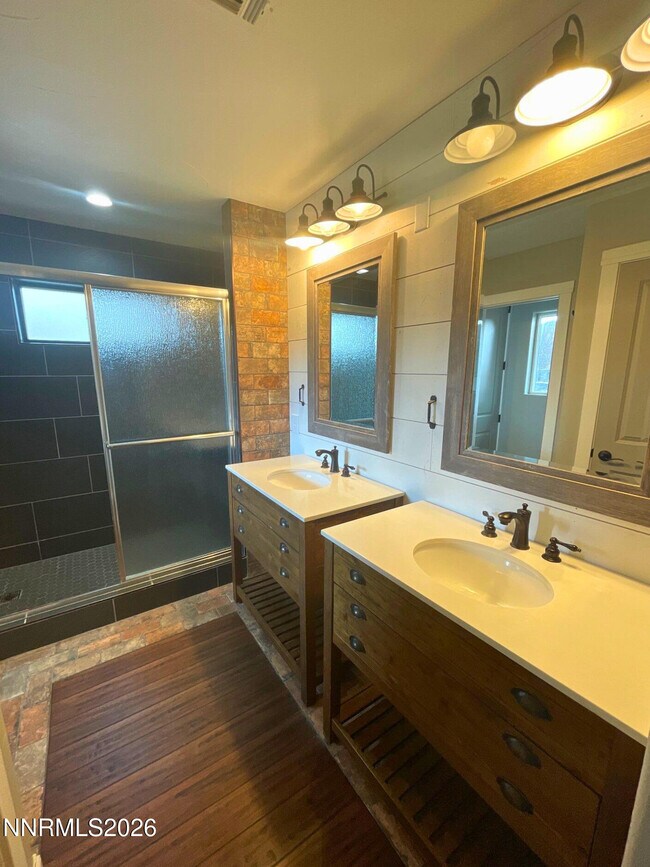 Building Photo - 2205 Stowe Dr