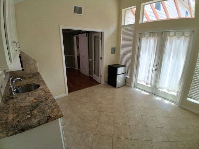 Building Photo - 17010 Poplar Hill St