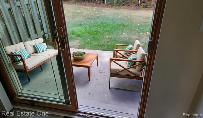 Building Photo - 1350 Laurel Valley Dr