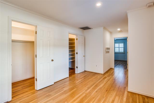 Building Photo - 4100 Lovers Ln