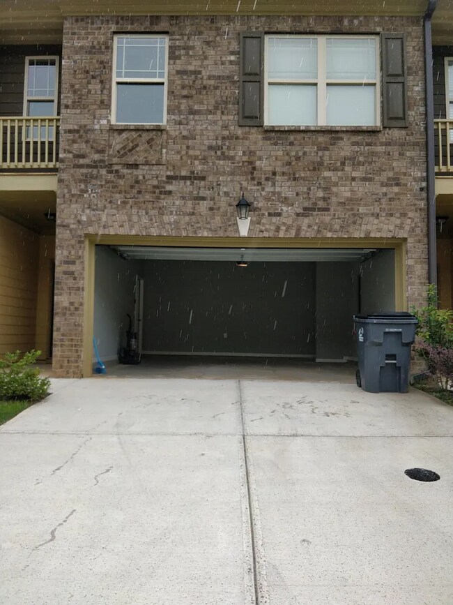 Building Photo - 2557 Pepper Ct