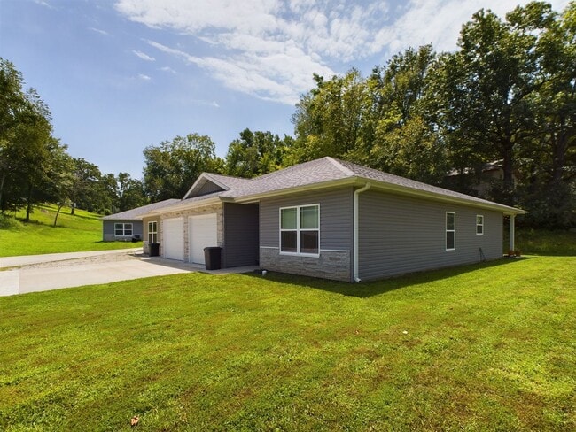 Building Photo - 100 Briana Villa Ln