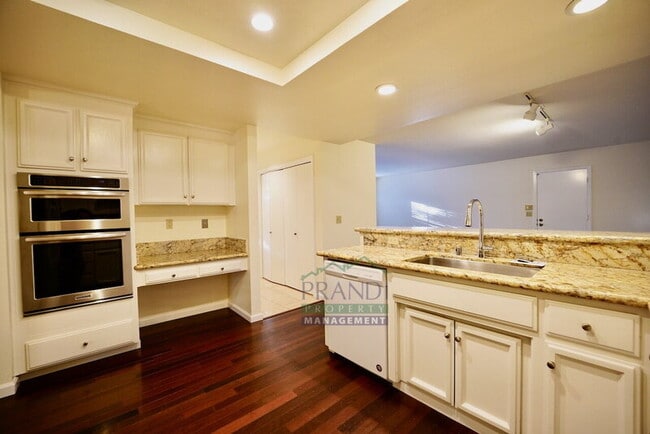 Building Photo - 5 Partridge Ct