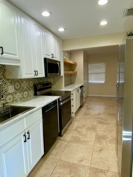 Building Photo - 6248 Gretna Green Ct N
