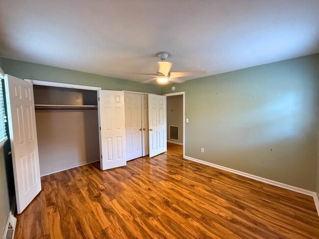 Building Photo - 9 Hardwick Dr