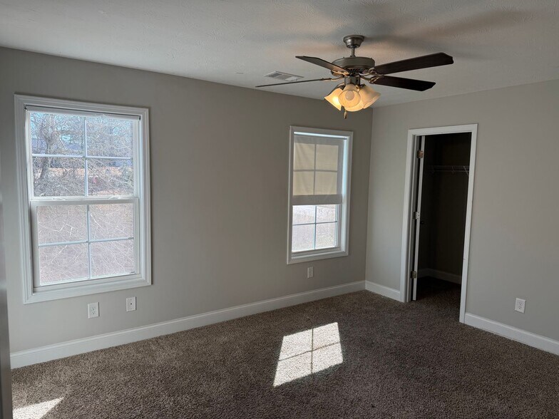 Building Photo - Charming 4 Bedroom Home in East Point of Opelika