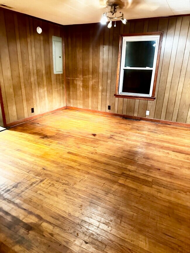 Building Photo - 118 Ripshin Rd