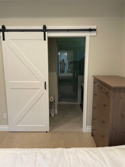 Building Photo - 11931 Lakeview Manor Dr