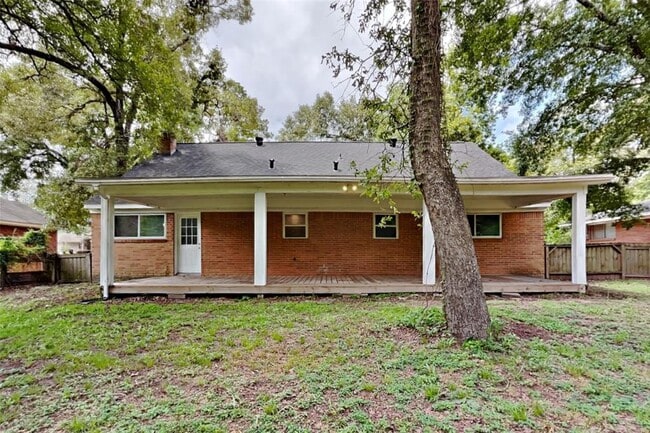 Building Photo - 3434 Hickory Hollow Rd