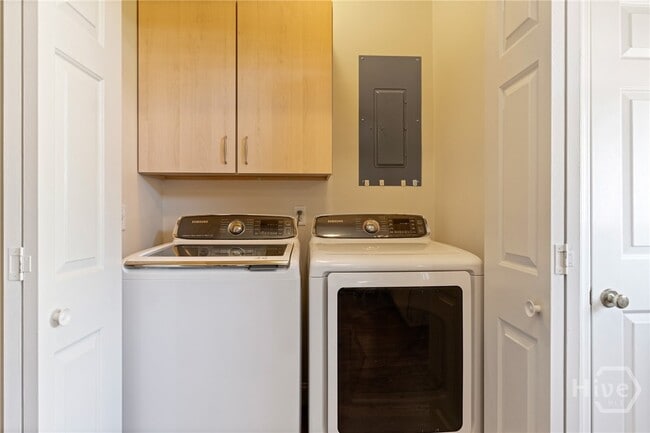 Building Photo - 623 Tattnall St