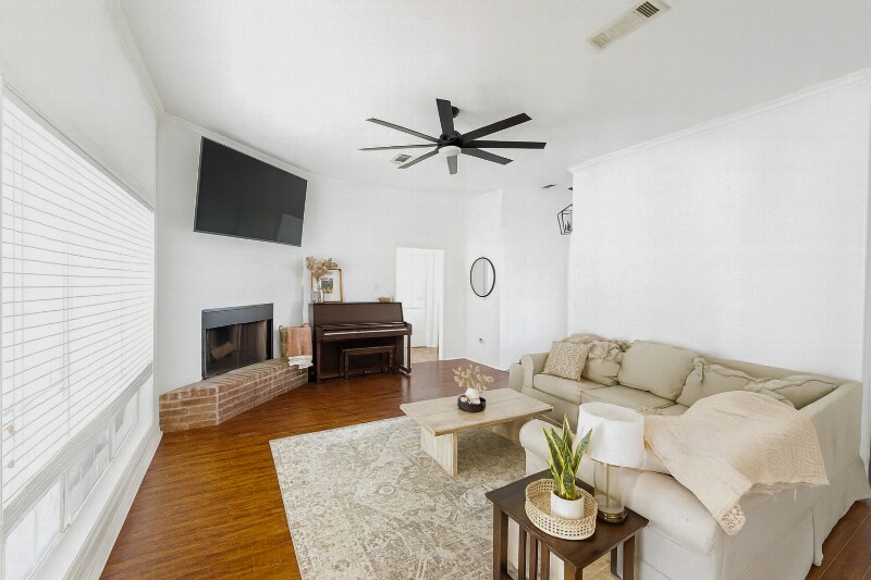 Building Photo - 103 Sandhurst Cir
