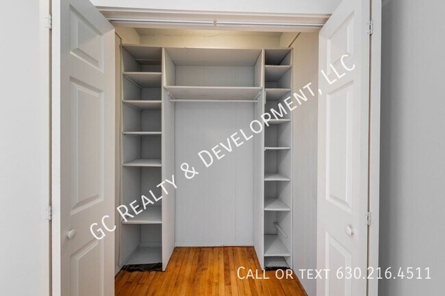 Building Photo - 3515 S Lituanica Ave