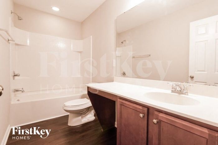 Building Photo - 2815 Pottinger Dr