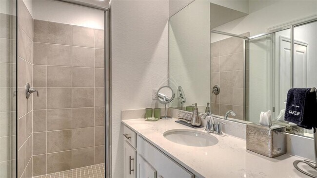 Building Photo - 12140 Wellen Golf St