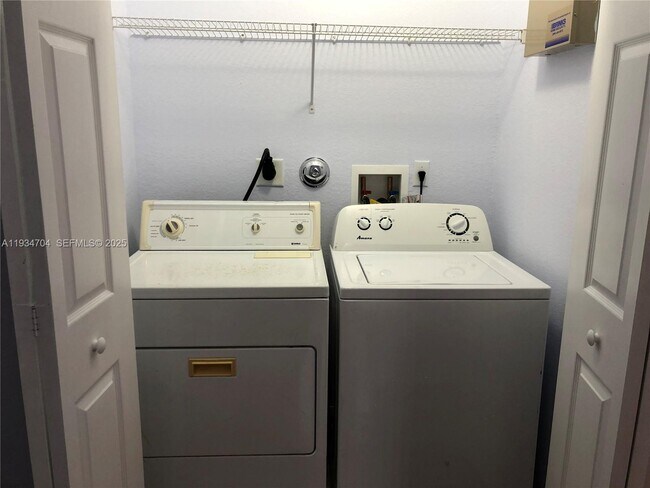 Building Photo - 4272 SW 131st Ln