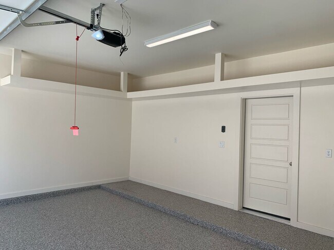 Building Photo - 5690 S Garnet Dr